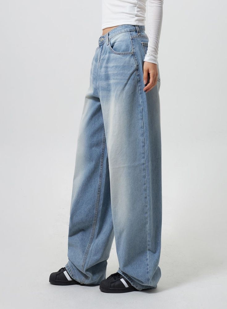 “LIGHT FADED” BAGGY JEANS