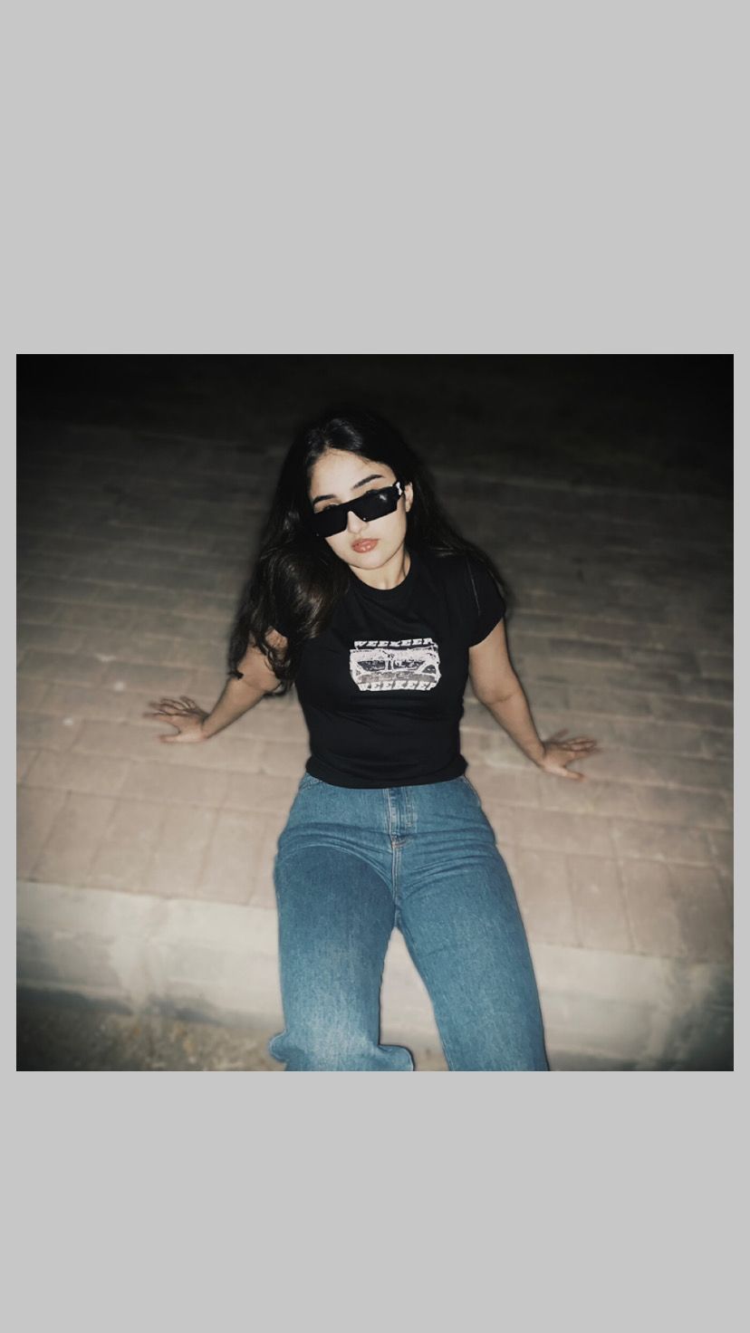 “WEEKEEP” baby tee